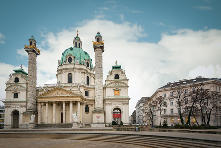 Karlskirche 巴洛克式教堂在维也纳