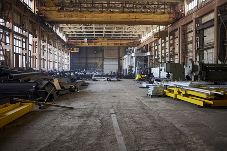 里面的废弃金属加工工厂.金工实习工厂.里加.拉托维亚照片