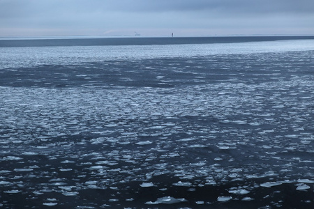 漂浮冰流