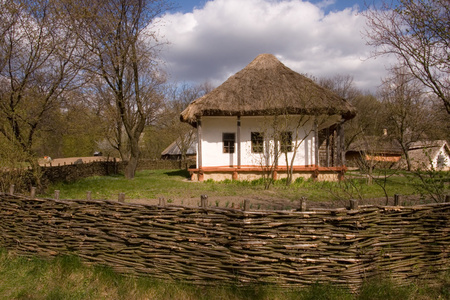 古代传统乌克兰小屋