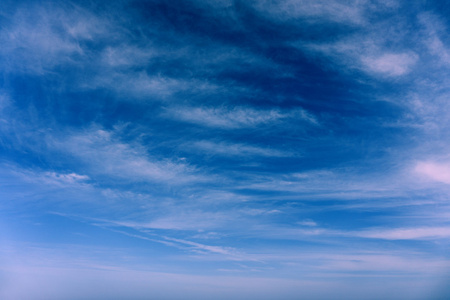 云在蓝天夏天背景