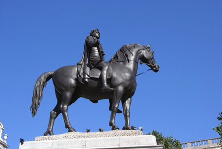英国伦敦的特拉法加广场，英王乔治四世骑马雕像