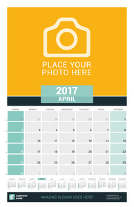 2017年4月。2017年墙壁月日历。 矢量设计p