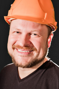 工人的安全头盔情感肖像
