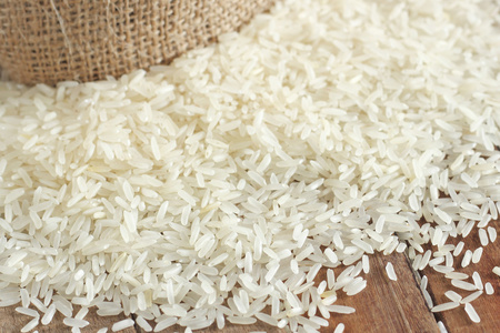 茉莉花米。水稻谷粒