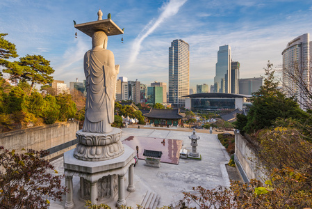 奉恩寺寺，位于韩国首尔市