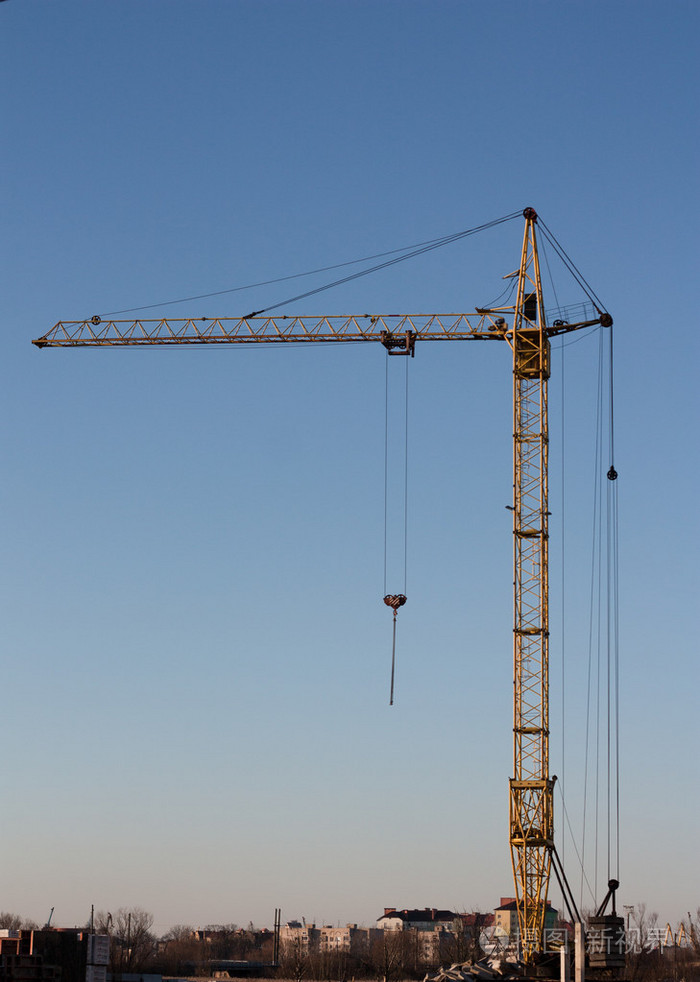 在房屋的建筑地盘工作起重机