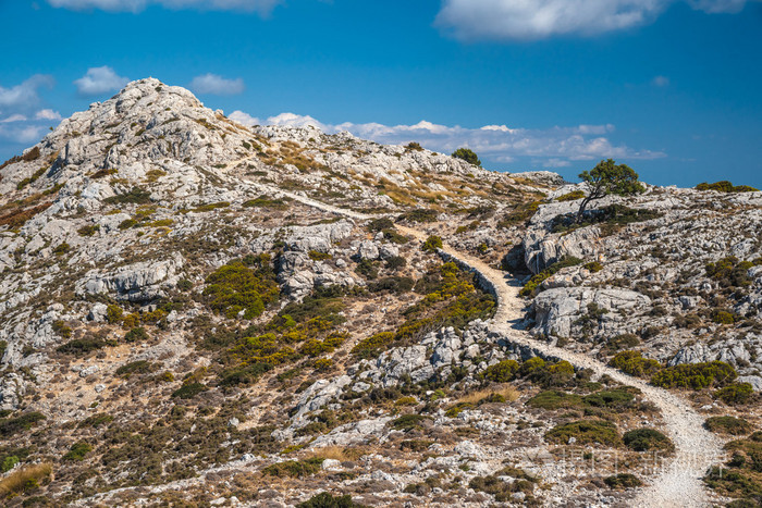 在西部的西班牙马略卡岛上美丽的山脉