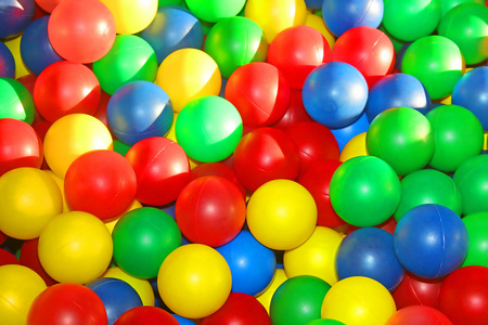 背景，五颜六色的塑料球，对儿童游乐场