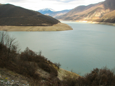 Bietschorn 山峰倒映在湖