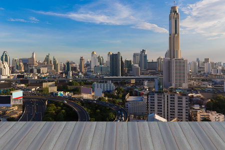 曼谷市市中心鸟瞰图和公路