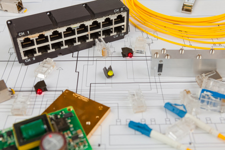 网络交换机 双绞线以太网和光缆和其它电子元器件