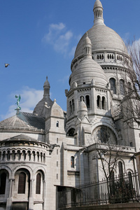 特写上圣心大教堂在巴黎法国