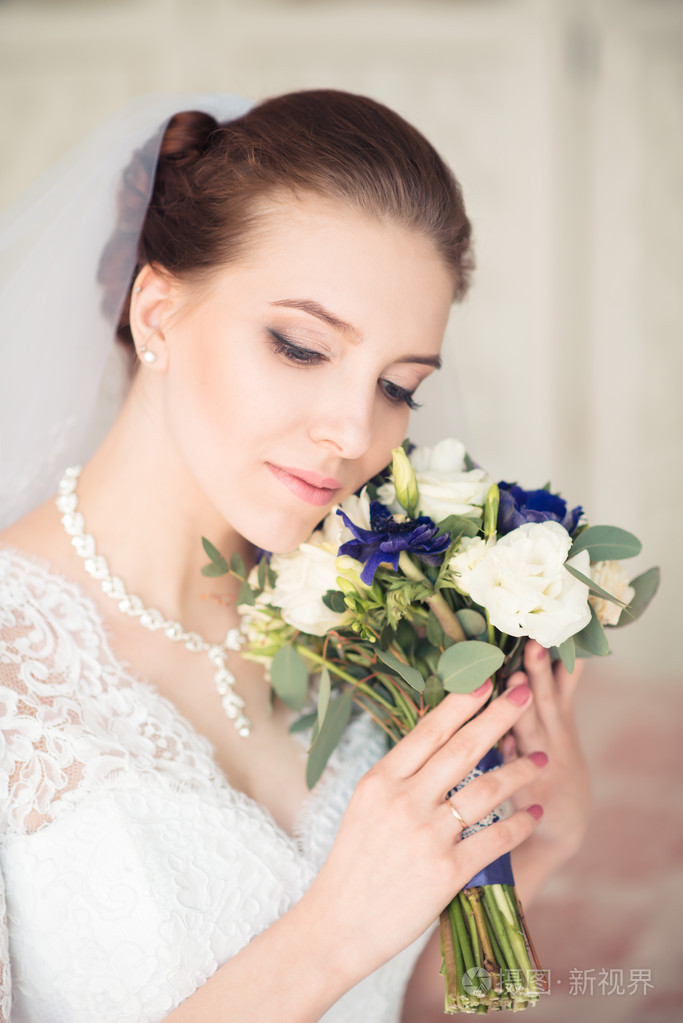 照片 美丽的新娘的画像.婚纱礼服.婚礼装饰.jpg