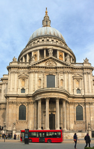 在伦敦的圣保罗大教堂