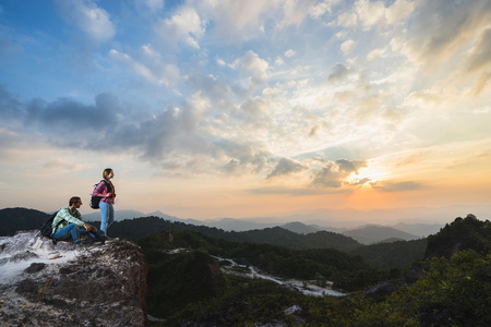 在山上旅行