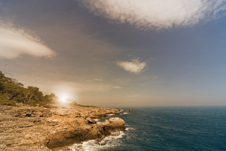 美丽的海天堂海滩上的蓝天白云背景