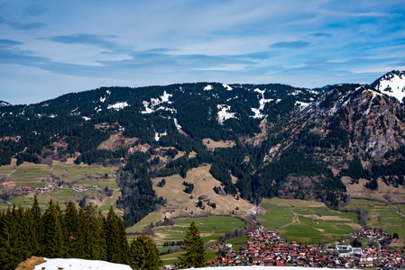 村庄在德国阿尔卑斯山