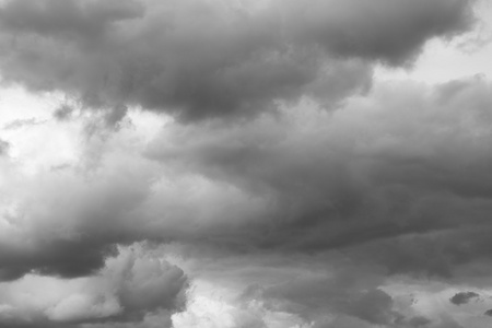 暴风雨的天空, 雨