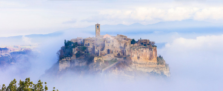 令人印象深刻的鬼城奇维塔 di Bagnoregio 意大利