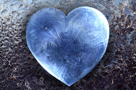 心形冰泡沫照片