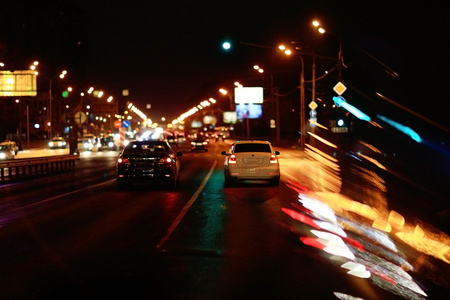 夜间道路灯图片