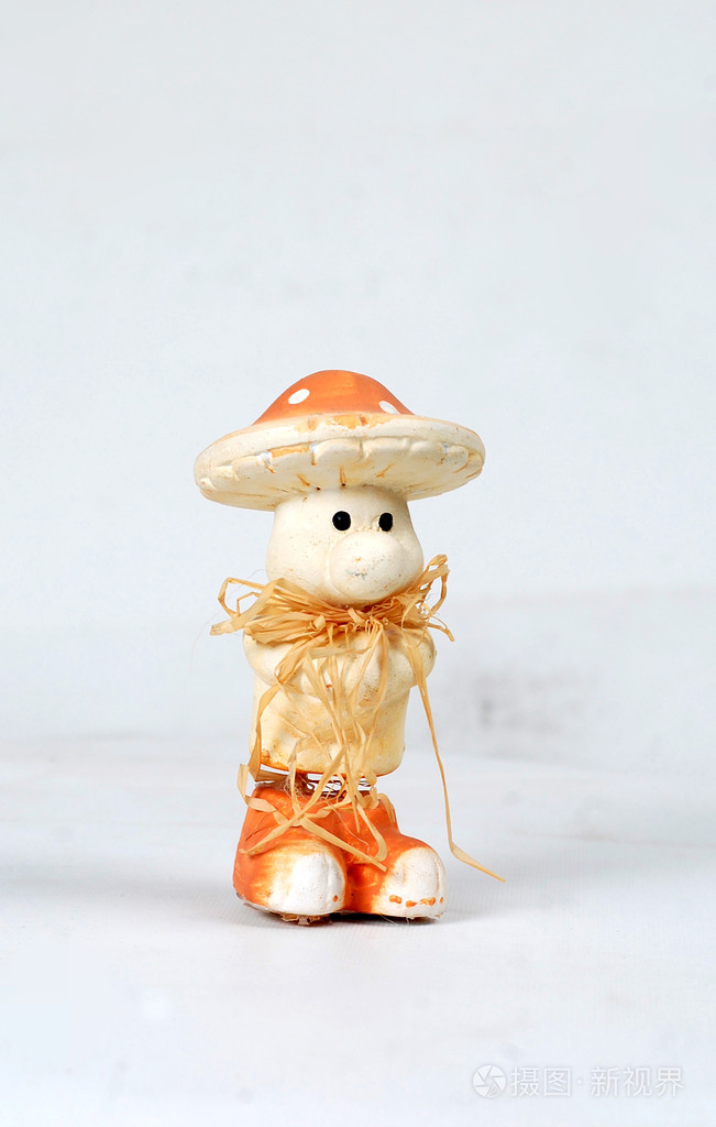 人形雕像的蘑菇