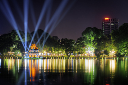 河内剑湖和海龟塔的夜景