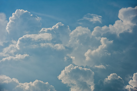 戏剧性的救济 cloudscape