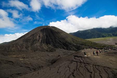 装载溴火山