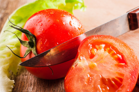 切番茄很新鲜的蔬菜。