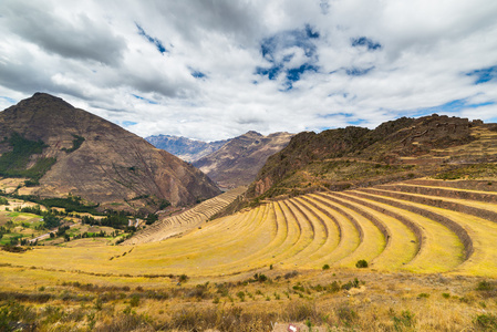 在称心如意，神圣谷 秘鲁的印加梯田景观尽收眼底