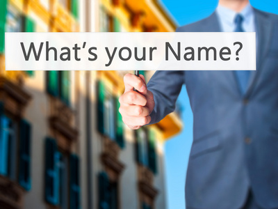 你的名字商人手举牌子是什么