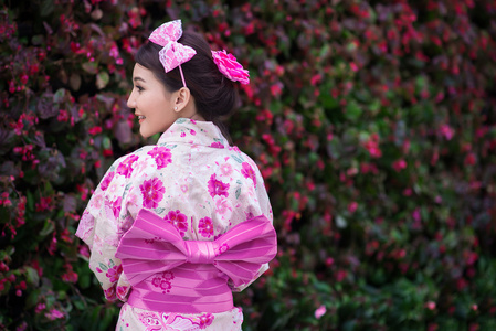 美丽的年轻女子 身穿日本传统的浴衣照片 正版商用图片1nag0r 摄图新视界 美丽的年轻女子 身穿日本传统的浴衣照片 正版商用图片1nag0r 摄图新视界