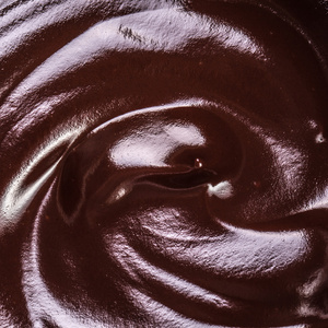 融化巧克力的宏观形象图片