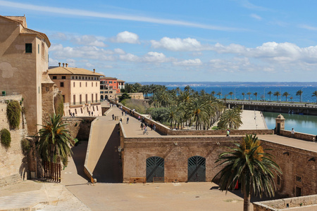 海滨和 Parc de la Mar 在西班牙的马略卡岛帕尔马
