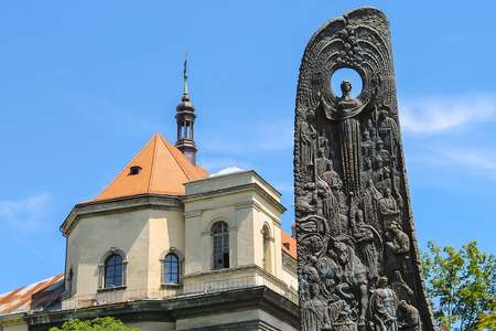 舍甫琴科纪念碑在历史悠久的城市中心。利沃夫，乌克兰