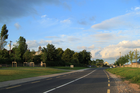 美丽的 countryroad 在爱尔兰