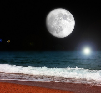 月亮和海
