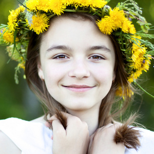 户外新鲜空气的想法概念时尚风格幸福的微笑两个女生女学生的女朋友