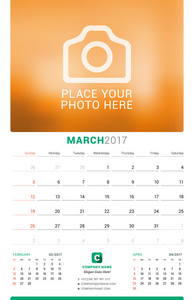 2017 年 3 月。墙体为 2017 年的月历。矢量设计打印模板与照片的地方。周从星期日开始。在页上的 3 个月
