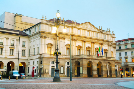 建筑在米兰的 la Scala 歌剧院