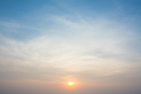 日落与蓝蓝的天空