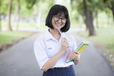 可爱的 漂亮的 青少年 女孩 白种人 领域 文学 学院 美丽的