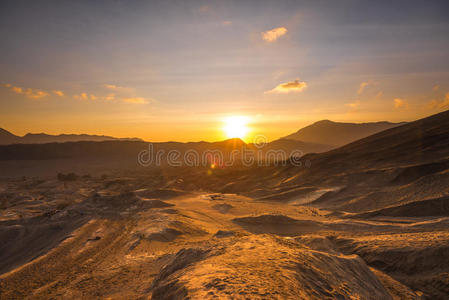 插图 小山 土地 风景 全景 极端 草地 沙漠 国家 国家的