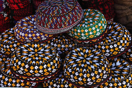 刺绣的头骨帽。 土库曼斯坦。 阿什哈巴德