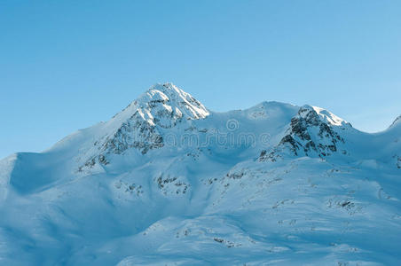 伯尼那山脉的阿尔卑斯山脉景观
