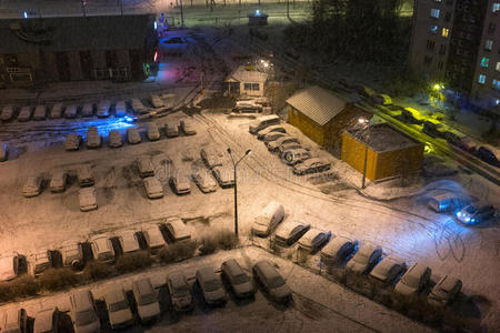 圣诞节 城市 降雪 寒冷的 季节 暴风雪 自然 停车 雪堆