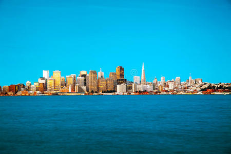 从金银岛看旧金山城市景观