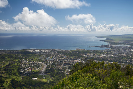 怀卢库和卡胡卢伊 Iao 谷，毛伊岛，夏威夷，美国从视图